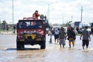 Argentina, le alluvioni a Bahía Blanca causano sedici morti e decine di dispersi