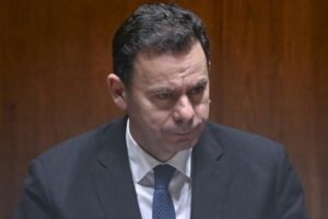 Il premier portoghese Montenegro si dimette dopo essere stato sfiduciato dai deputati