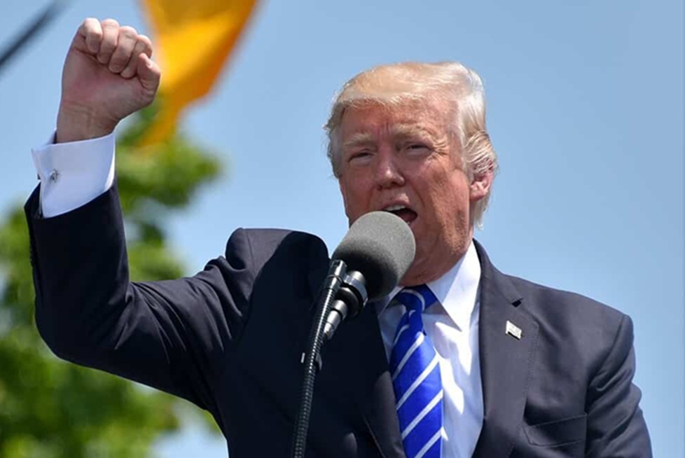 Donald Trump, ha annunciato la sospensione immediata di tutti gli aiuti militari all'Ucrain