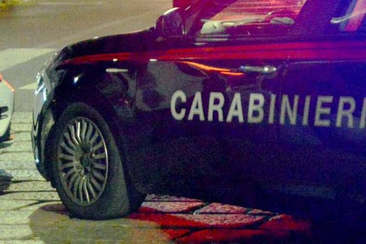 Trovato a terra ferito gravemente e in una pozza di sangue, 15enne forse vittima di un pestaggio