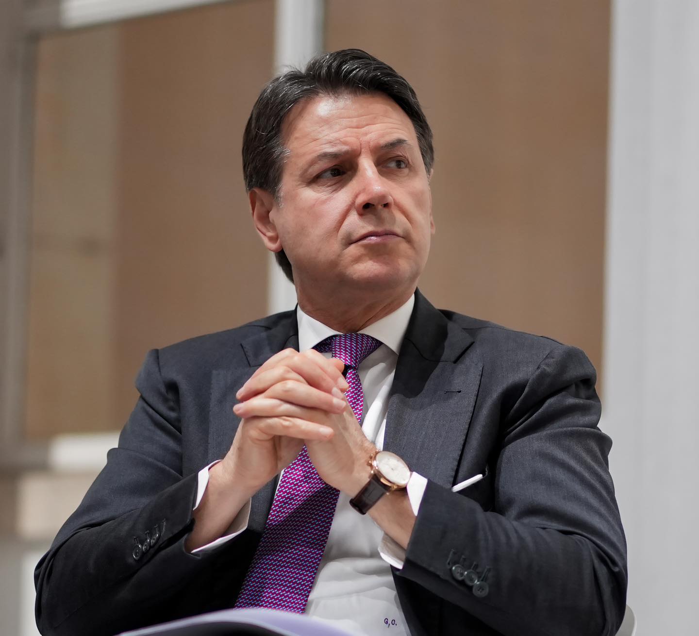La linea dura contro il riarmo europeo paga, almeno in termini di sondaggi