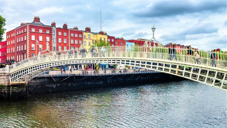 Dublino, la capitale dell'Irlanda, è una città ricca di eredità letteraria, spesso definita città