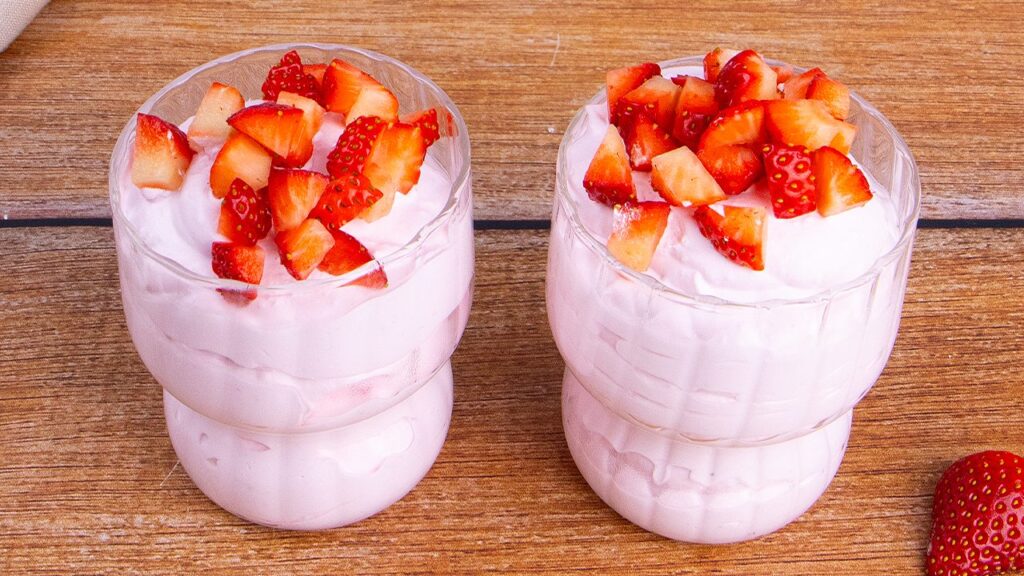 Mousse alle fragole: la ricetta del dessert al cucchiaio cremoso e profumato