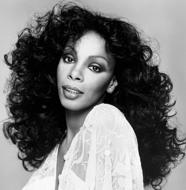 Donna Summer non è stata soltanto una voce potente degli anni '70: è stata una pioniera