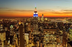 Esplorare la vita notturna delle città più eccitanti del mondo